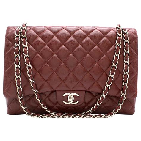 why is the interior of hte chanel flap burgundy|chanel 2.55 flap.